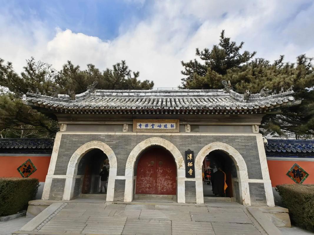 2025年10月去寺廟好不好